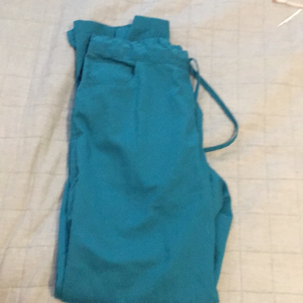 Teal scrubs GREYS ANATOMY